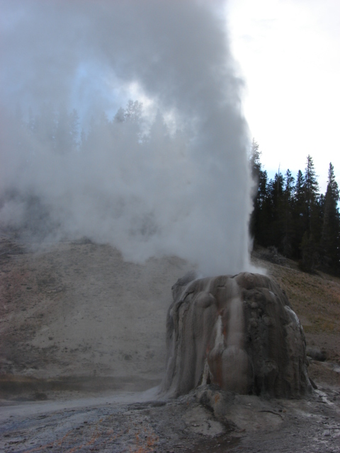 Yellowstone Lone Star Geyser 2